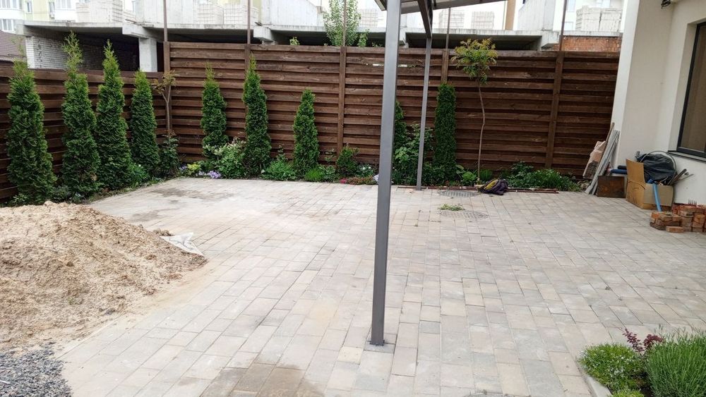 Вивезення будівельного сміття, побутового сміття, гілок, трави,листя.