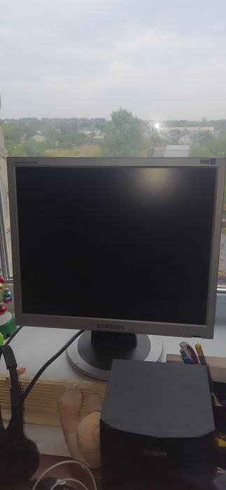 Монитор для пк можно использовать как телевизор.