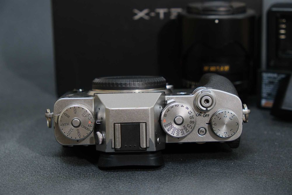 Fujifilm X-T3 Body (Silver) + Viltrox AF 33/1.4 XF
