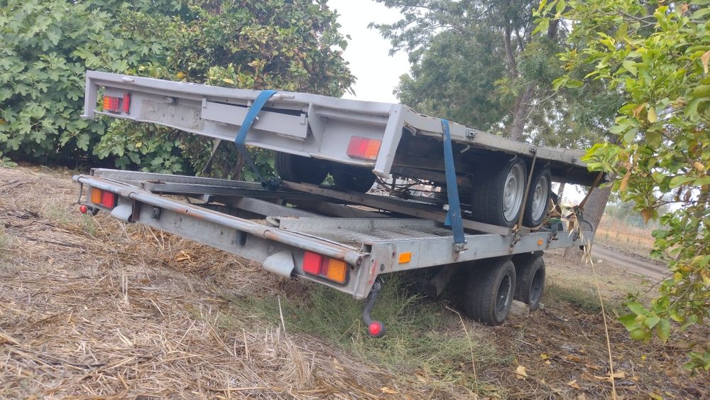 atrelados de carga,atrelados de cavalos e de transporte de carros