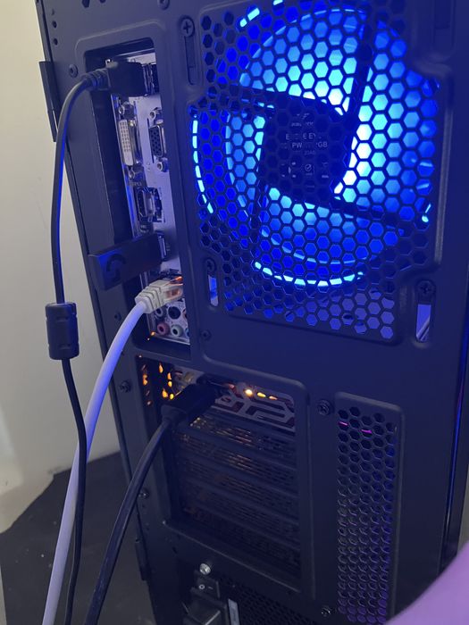 Komputer gamingowy rtx 2070, windows 10 pro, i5 9600k, 16gb ram