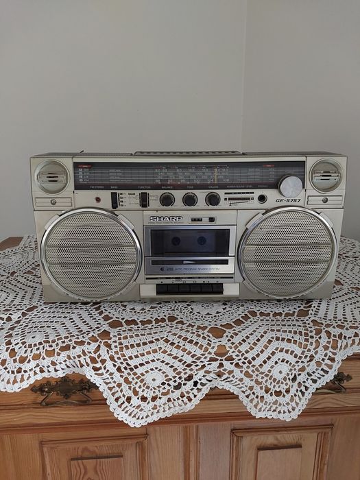 Radiomagnetofon Sharp GF-5757 z lat 80-tych
