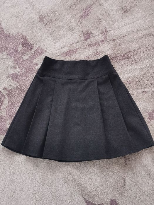 Spódniczka szara 9 lat