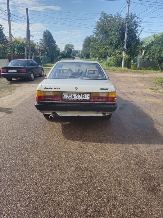 Ауди 100 с3 у хорошому стані