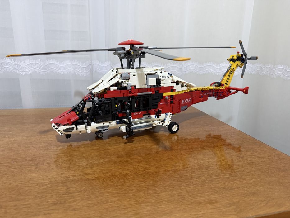 Продам аналог лего Airbus H 175