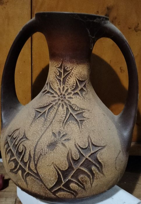 Duży wazon motywy roślinne