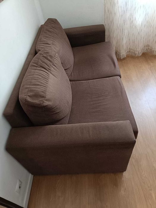 Sofá com marcas de uso