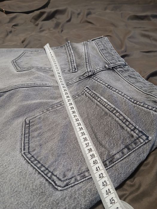 Джинси Zara 36 розмір в сірому кольорі
