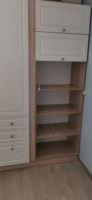 Стінка, шафа, стіл, меблі у спальню