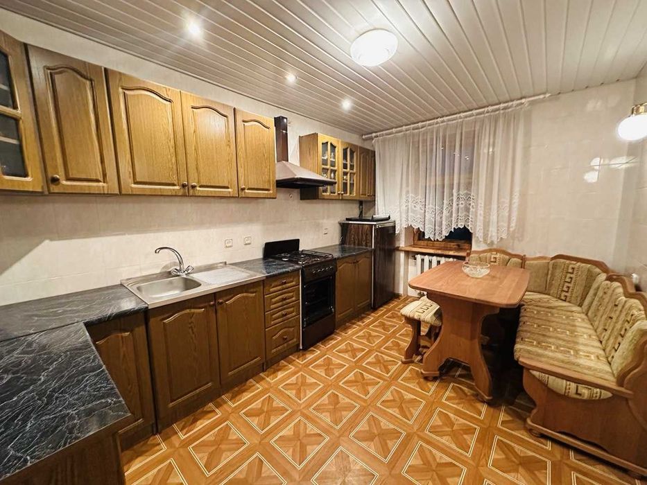 3к квартира в районі Медичного Університету