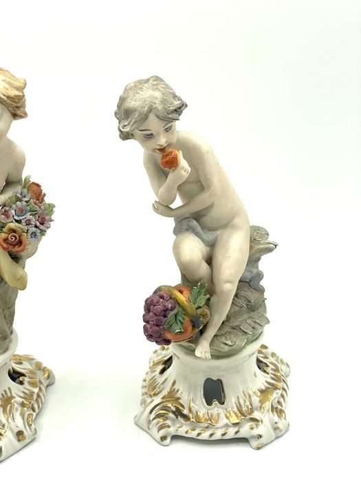 Par de estatuas biscuit campodimonte