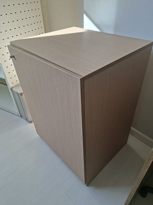Armario para casa e escritório (pode ser utilizado com frigobar) usado  melamina carvalho