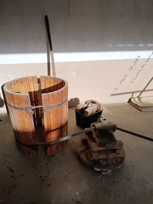 Prensa espremedor uvas