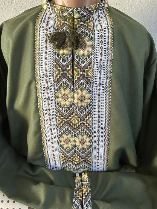 Вишиванки хакі. Ручна робота.