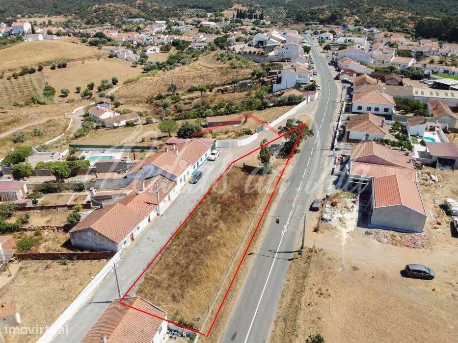 Terreno urbano com 700m2 de construção em Colos - Odemira