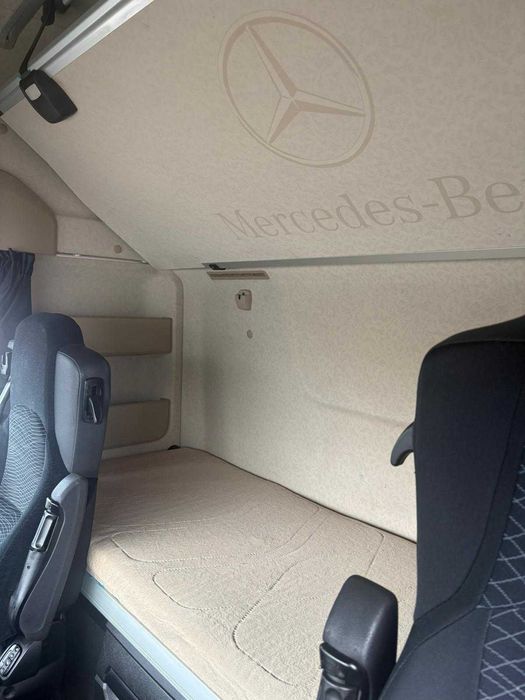 Mercedes 1845 Cabine Big Space