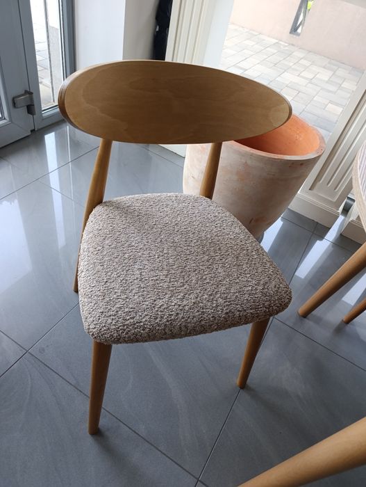 Stylowy okrągły stół do salonu lub kuchni 100 cm , bukowe nogi