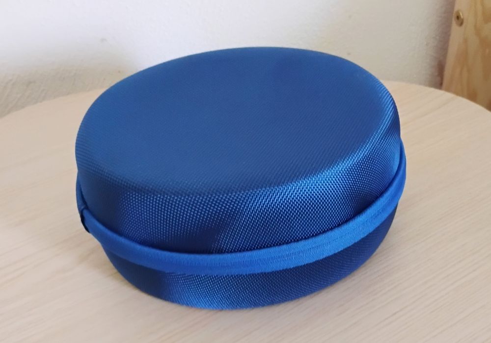 Nowe etui na słuchawki nauszne