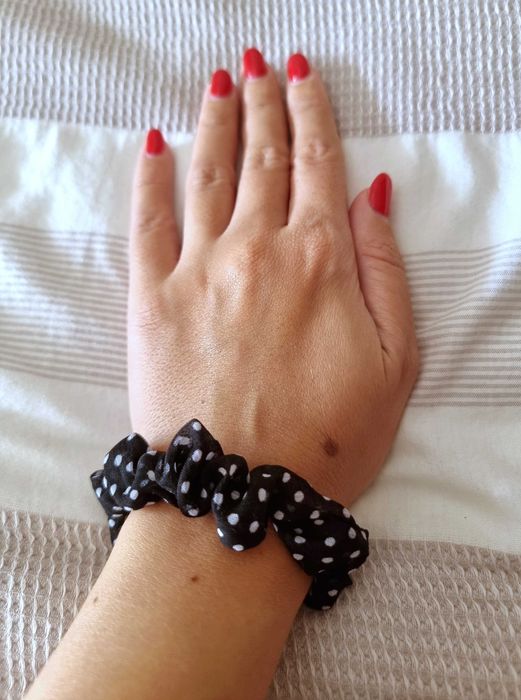 Conjunto de três pulseiras/ elásticos