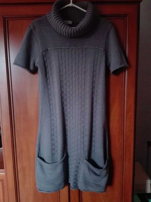 Dzianinowa sukienka golfik z kieszeniami roz. 40 L