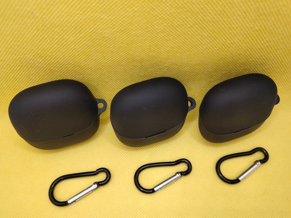Чехол силиконовый на наушники Xiaomi Buds 5 + карабин (black)