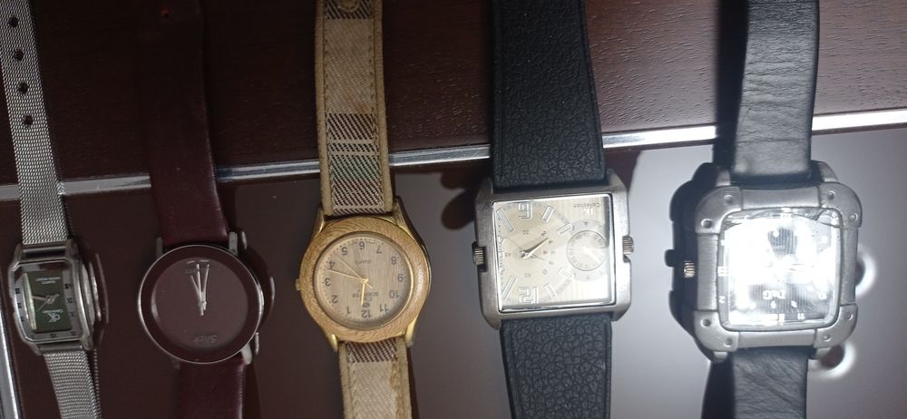 5 relojos todos a funcionar