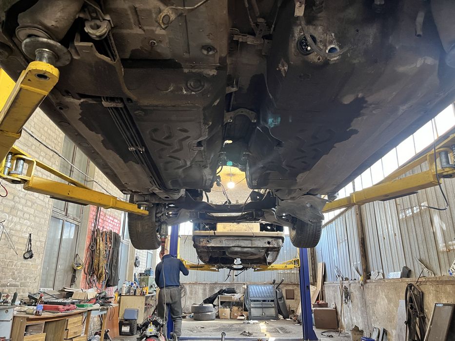 Продам кузов на ходовой mercedes w 140