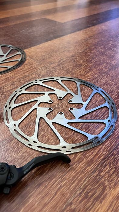 Travões SRAM Code rs