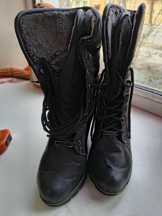 Зимові жіночі чоботи на платформі р40