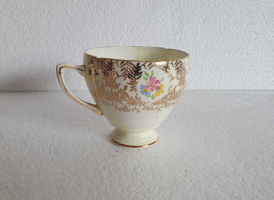 Rara antiga Chávena Royal Grafton Bone China - Anos 20