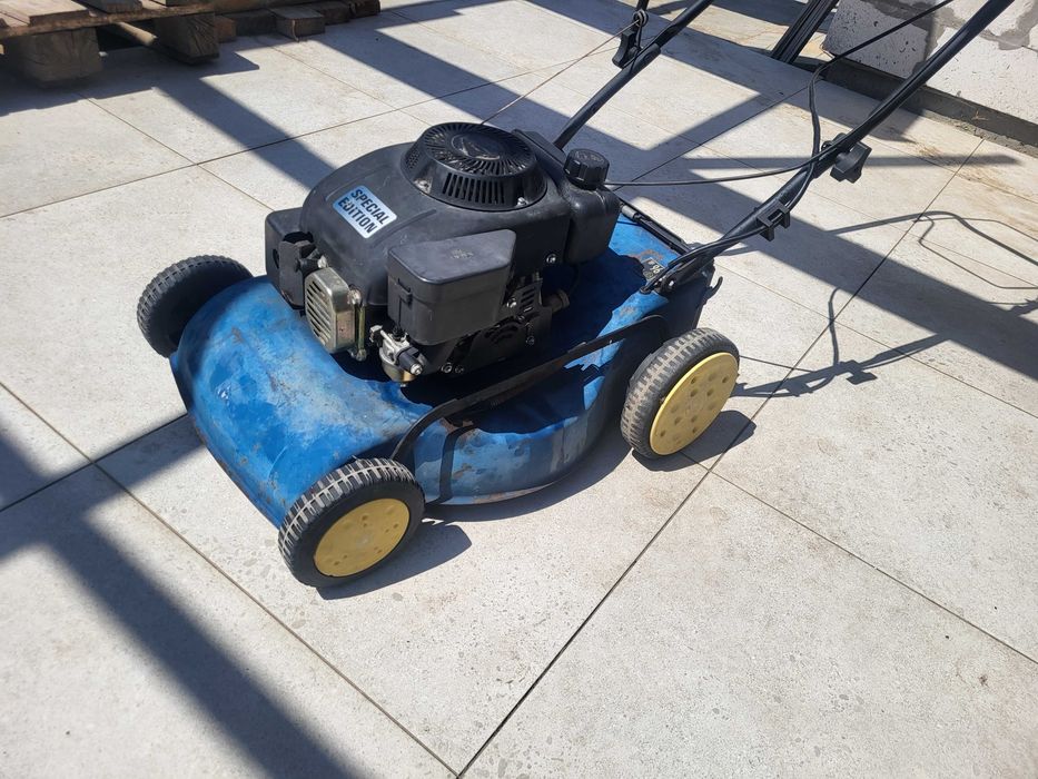 Газонокосилки бензиновые