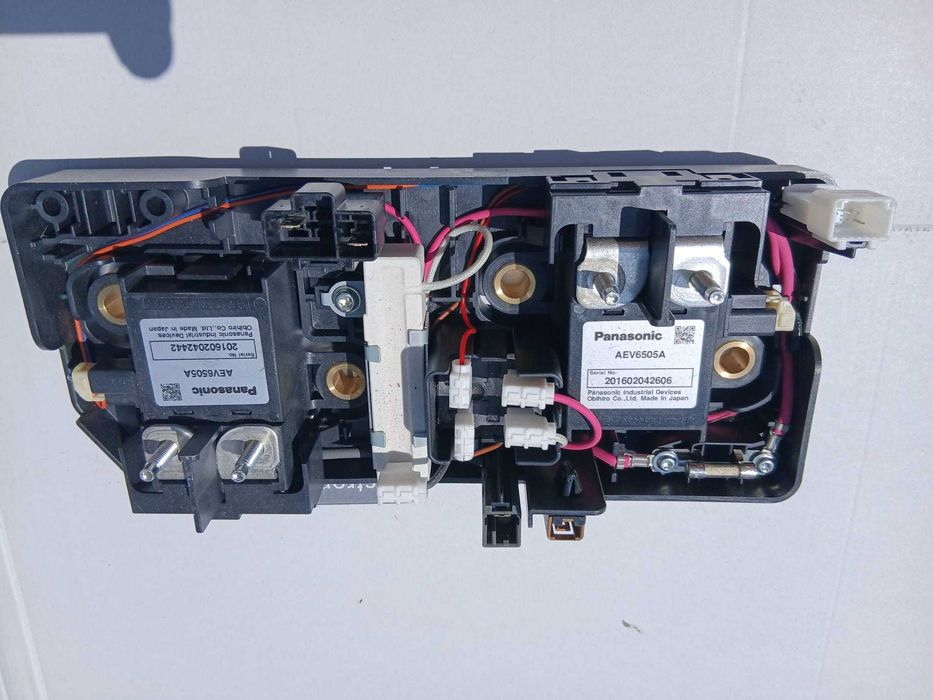 Caixa de Junção / Relés de Alta Tensão Nissan Leaf - Panasonic AEV650A5