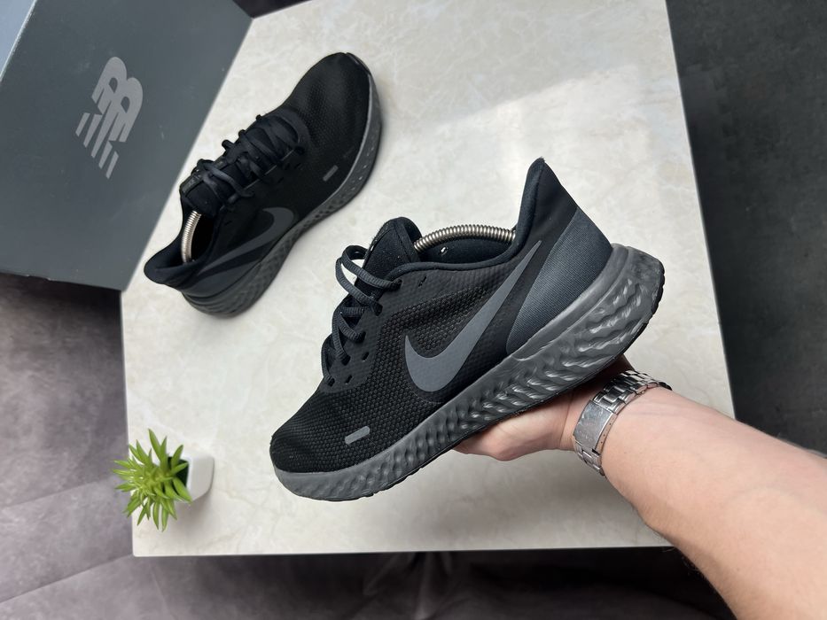 Кроссовки Nike Revolution 5 Розмір 44 Original Взуття