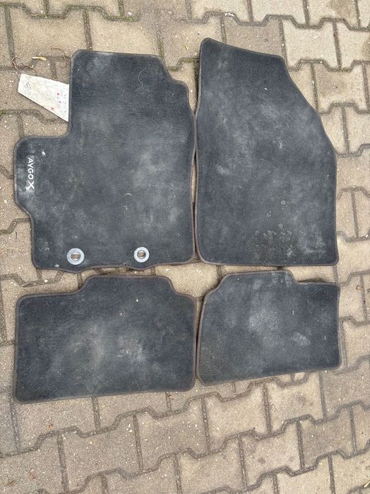 Dywaniki welurowe Toyota Aygo X