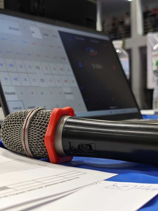 Аренда проектора с экраном. Озвучка спортивных и.т.д мероприятий