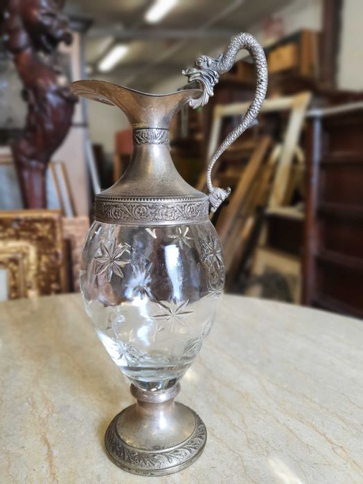 Piękna włoska karafka.