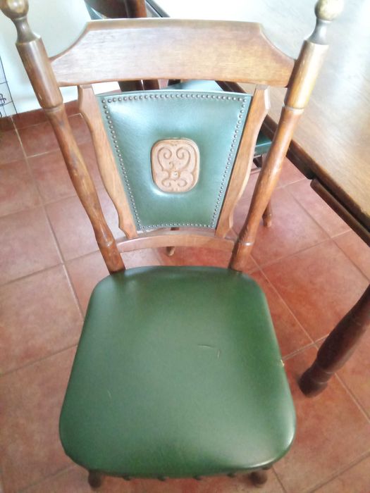 Mesa de jantar com 4 cadeiras