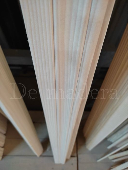 Кутник деревʼяний, плінтус