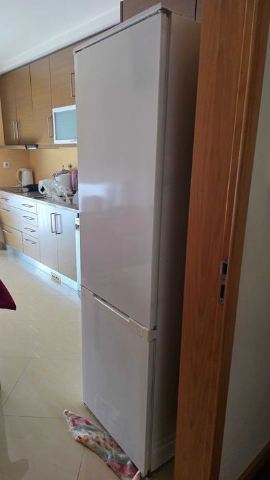 Frigorífico combinado Zanussi ZBB28650SA para venda