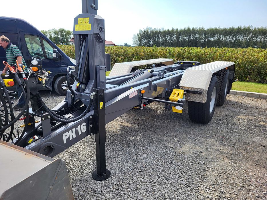 Przyczepa rolnicza PH16
