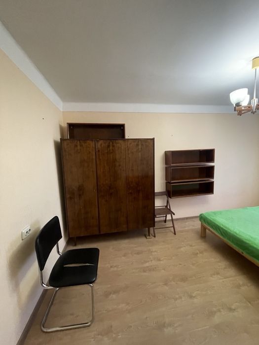 Здається 3-кімнатна квартира,метро Лісова