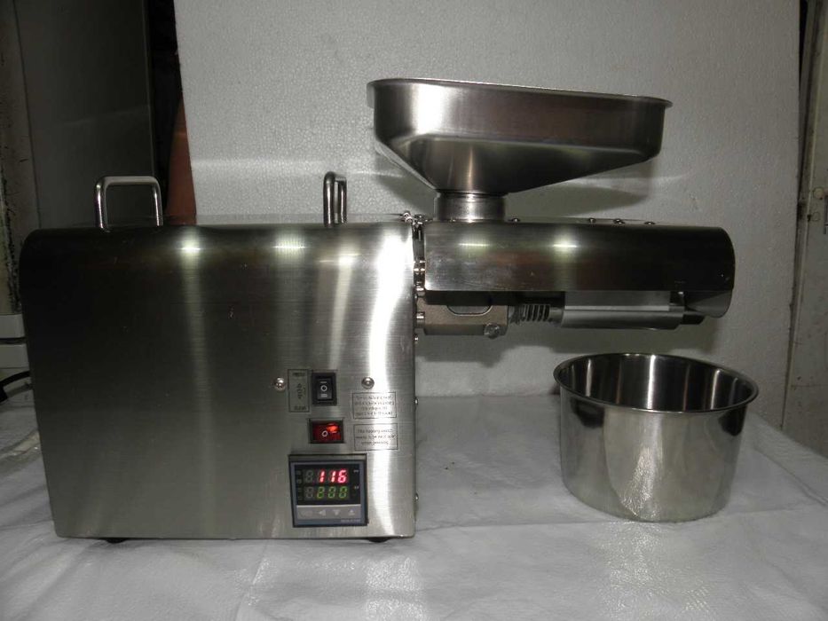 Прес для екстракції олії, електричний, гвинтовий, компактний