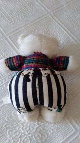 Urso com orelhas de peluche