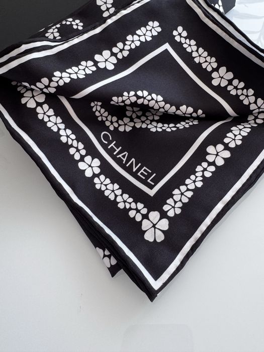 Nowa luksusowa  jedwabna Apaszka Chanel