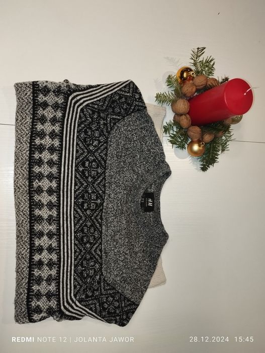 Sweterek z wełną 50%