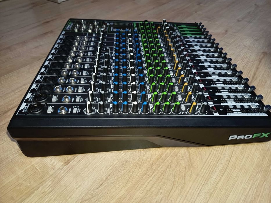 Mikser MACKIE PRO FX16V3 Polecam
