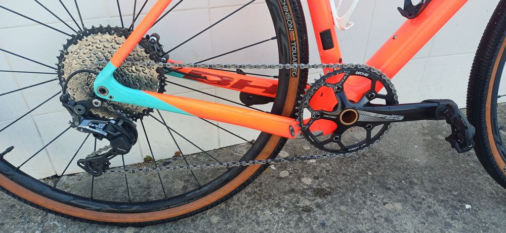 Bicicleta de Gravel BH EVO 3.0 GRX810 11HD VERMELHO  E AZUL