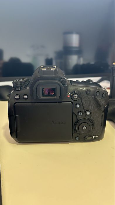 Canon 6d mark 2 + Grip de bateria original