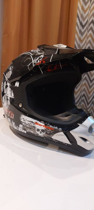 Capacete de Motocross / Enduro – Design Agressivo Preto
