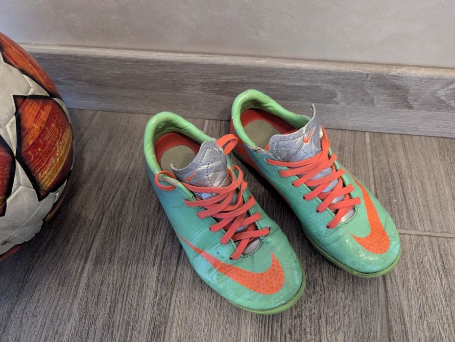 Бутсы  30-32р сороконожки футзалки Nike mercurial Оригинал